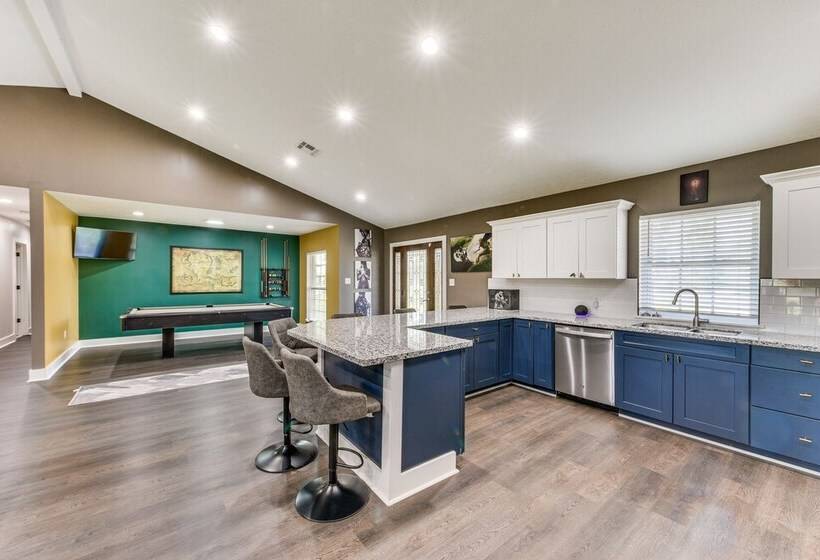 Luxe Lake Charles Escape W/ Home Theater!