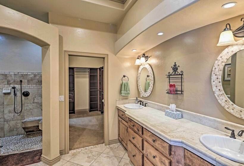 Luxury Az Retreat W/ Views Of Lake Havasu!