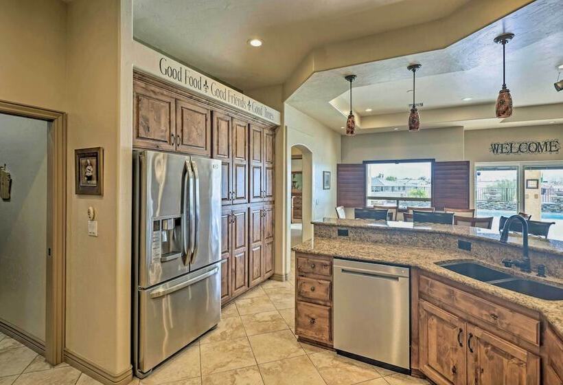 Luxury Az Retreat W/ Views Of Lake Havasu!