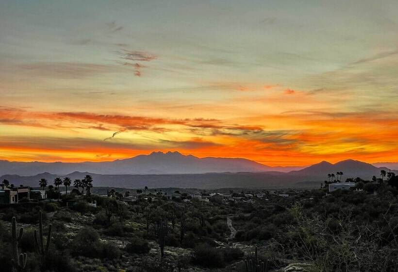 Fountain Hills Home W/ Pool, Spa & Putting Green!