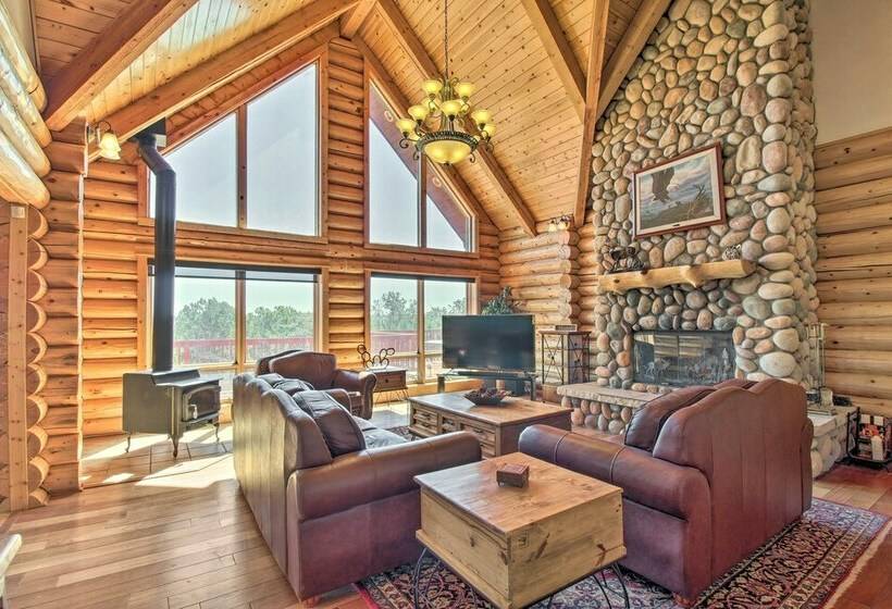 Luxe Show Low Home W/ Hot Tub, Game Room + Theater