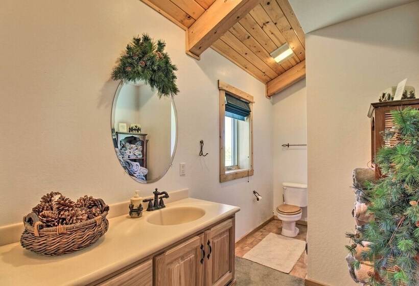 Luxe Show Low Home W/ Hot Tub, Game Room + Theater