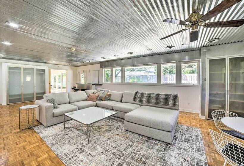 Luxury South Bend Home ~ 1 Mi To Notre Dame!