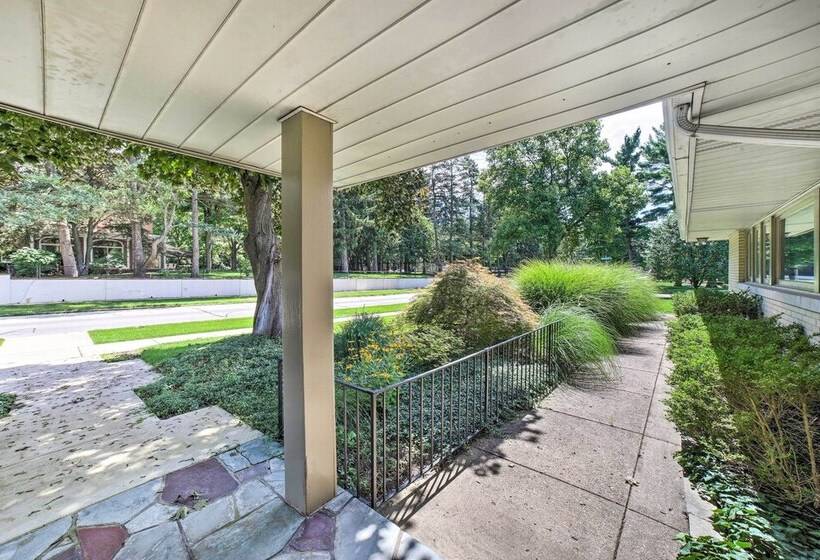 Luxury South Bend Home ~ 1 Mi To Notre Dame!