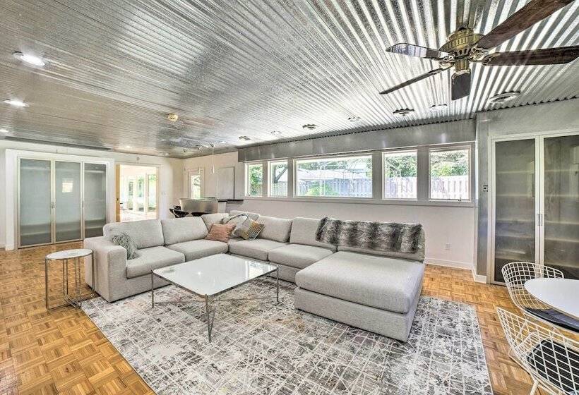 Luxury South Bend Home ~ 1 Mi To Notre Dame!