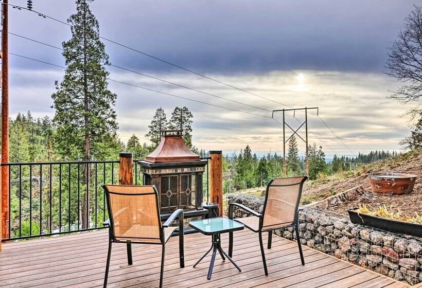 Hot Tub + Scenic Views: Luxury Twain Harte Cabin!