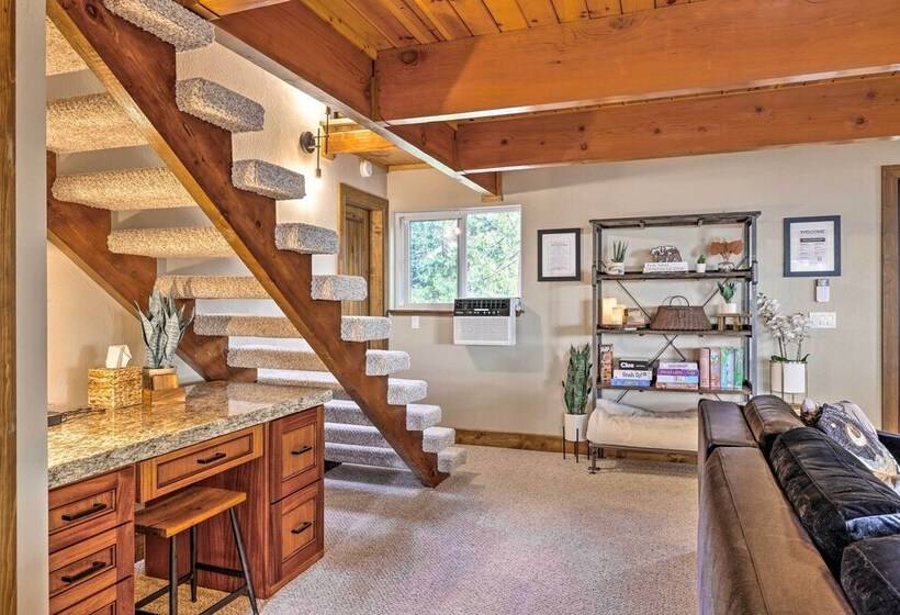 Hot Tub + Scenic Views: Luxury Twain Harte Cabin!