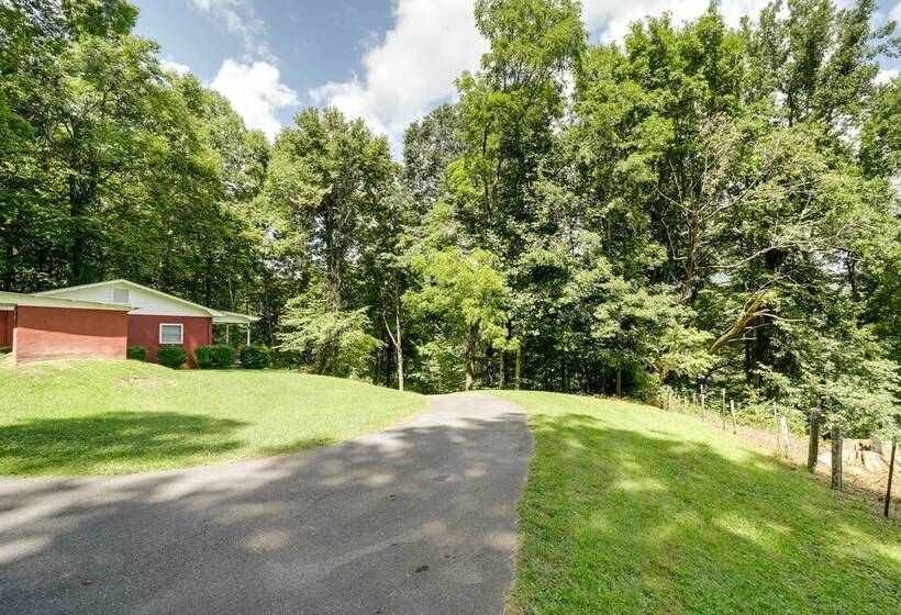 Maggie Valley Cottage Near Festival Grounds!