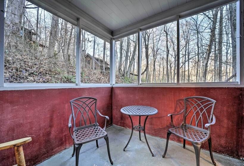 Maggie Valley Cottage Near Festival Grounds!