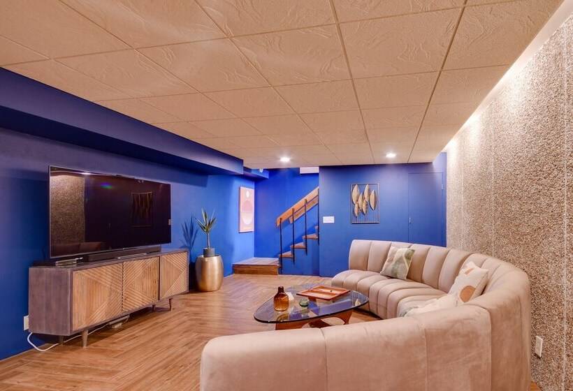 Mid Century Modern Home W/ Fire Pit & Gas Grill!