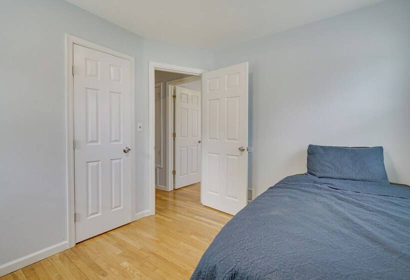 Middletown Township Home, Close To Beaches!