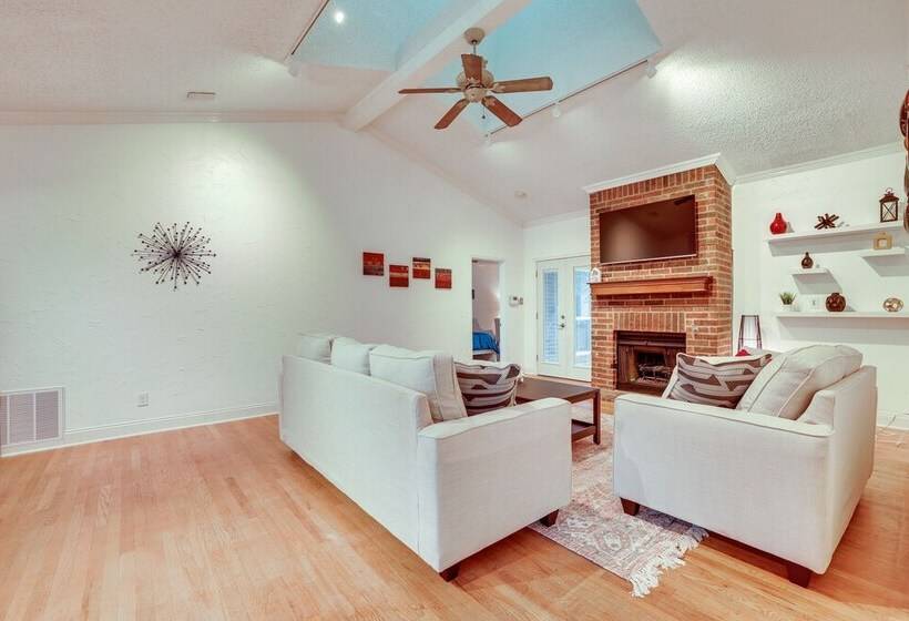 Modern Carrollton Home   Private Pool & Grill