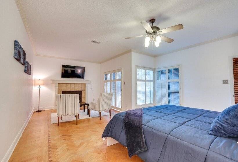 Modern Carrollton Home   Private Pool & Grill