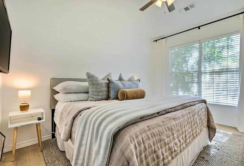 Modern & Chic Gulfport Escape: Walk To Beach!