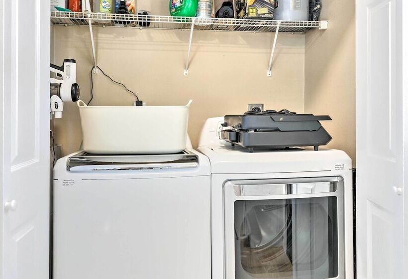 Modern & Chic Gulfport Escape: Walk To Beach!