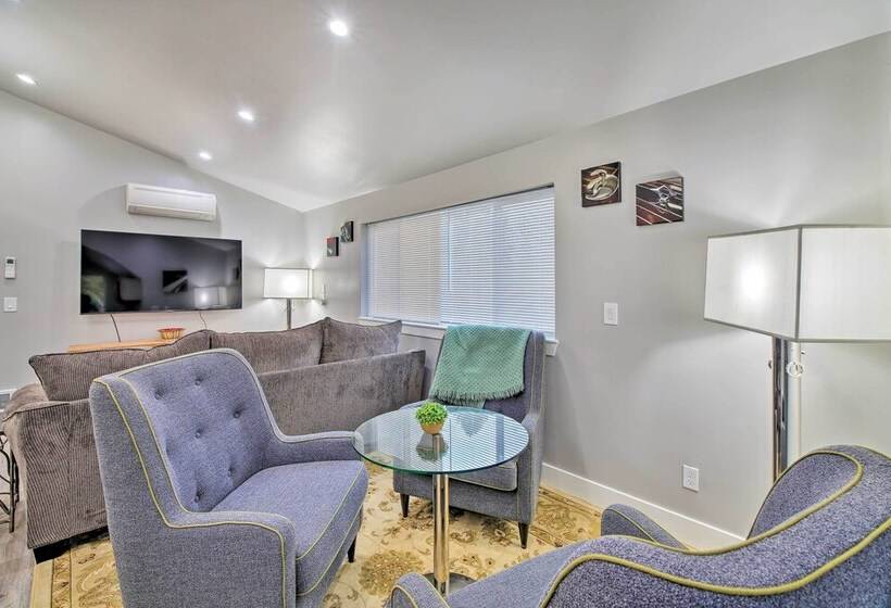 Modern Edgewood Home Near Tacoma W/ Deck!