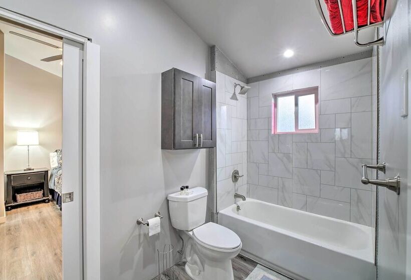 Modern Edgewood Home Near Tacoma W/ Deck!