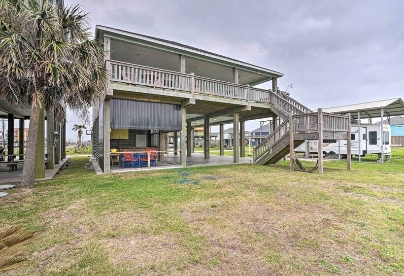 Modern Crystal Beach Escape   225 Feet To Shore!