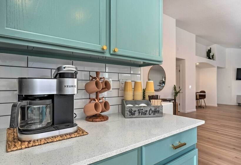 Modern Home W/ Putting Green, 2 Mi To Golfing