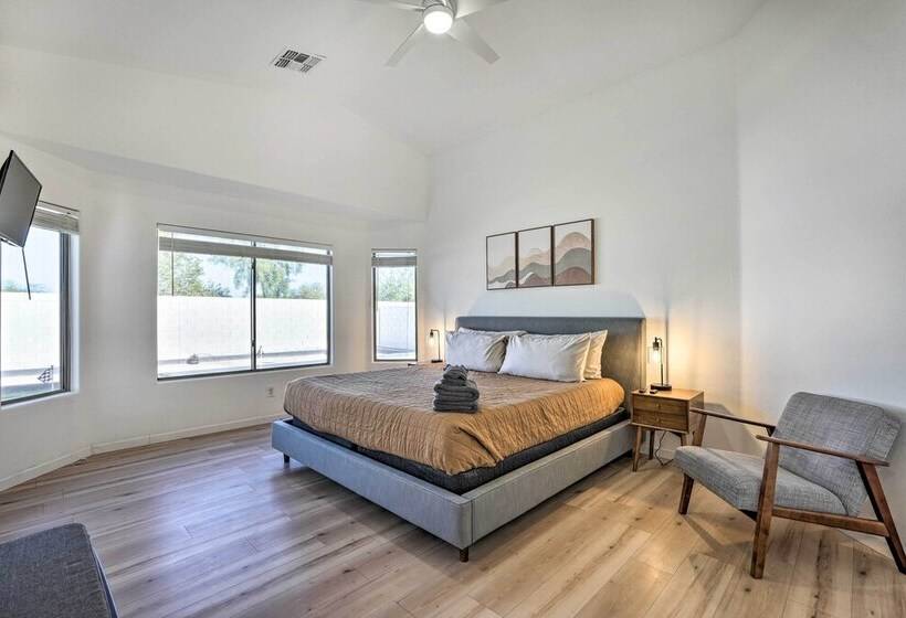 Modern Home W/ Putting Green, 2 Mi To Golfing