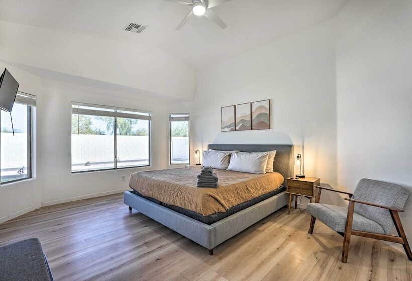 Modern Home W/ Putting Green, 2 Mi To Golfing