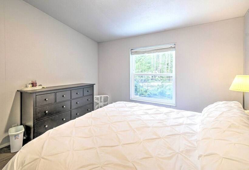 Modern Hoodsport Retreat W/ Grill, Near Lake!