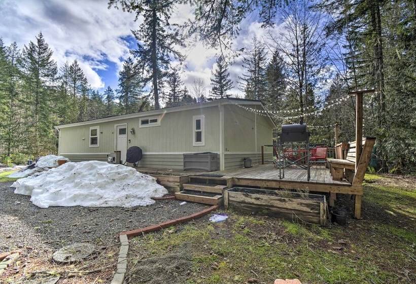 Modern Hoodsport Retreat W/ Grill, Near Lake!