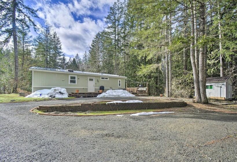 Modern Hoodsport Retreat W/ Grill, Near Lake!