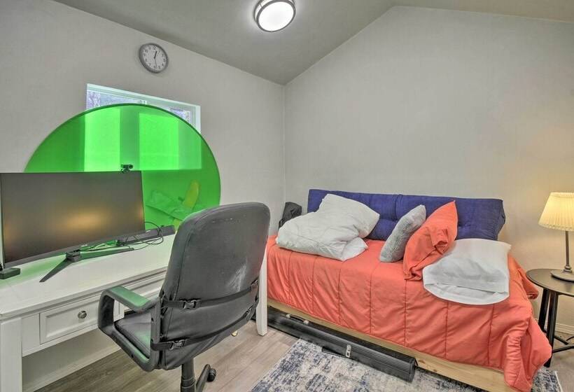 Modern Hoodsport Retreat W/ Grill, Near Lake!