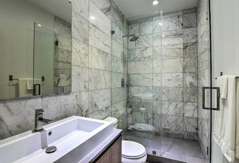 Modern Miami Villa W/ Pool Oasis ~ 5 Mi To Beach!