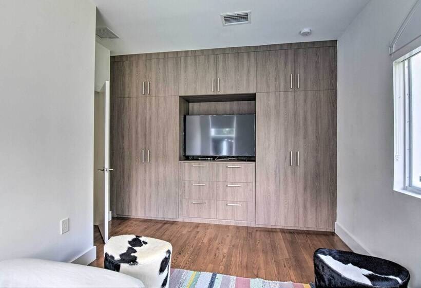 Modern Miami Villa W/ Pool Oasis ~ 5 Mi To Beach!