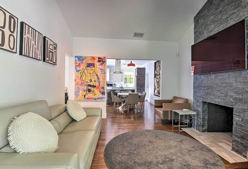 Modern Miami Villa W/ Pool Oasis ~ 5 Mi To Beach!