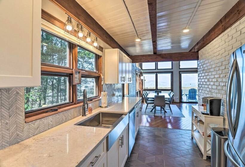 Modern Mtn Retreat W/ Hot Tub & Stellar Views!