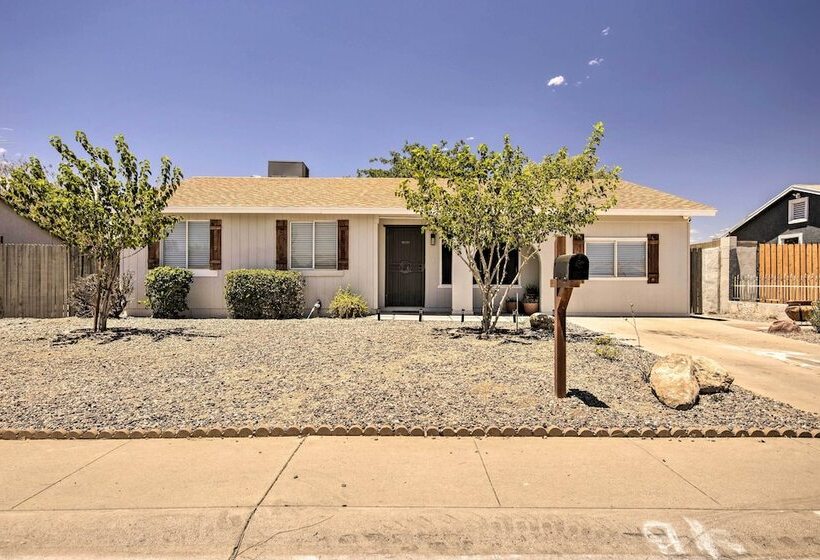 Pet Friendly Peoria Home: Patio, Grill & Foosball!