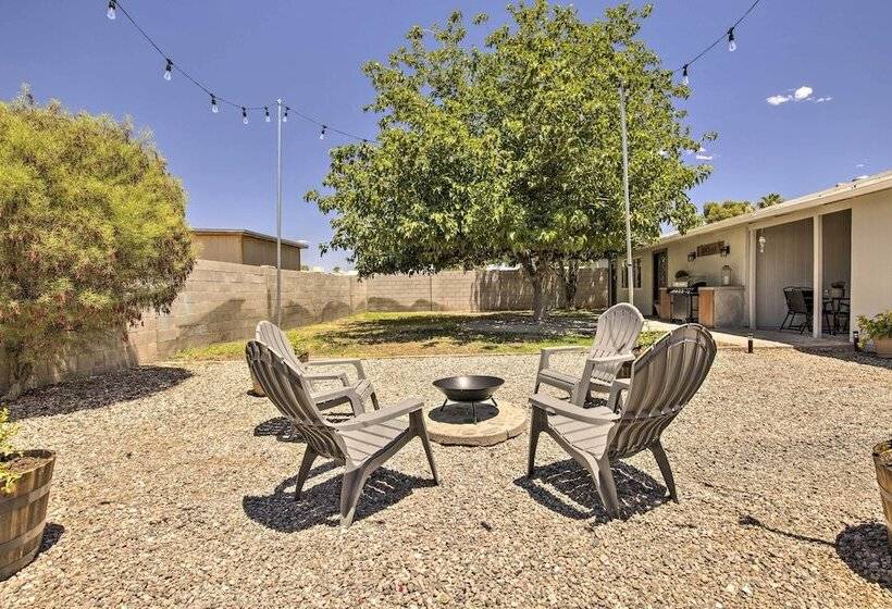 Pet Friendly Peoria Home: Patio, Grill & Foosball!