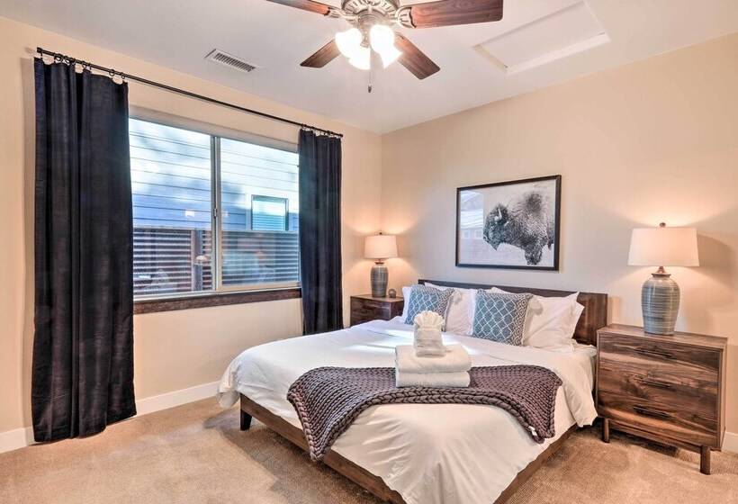 Modern Flagstaff Retreat W/ Fire Pit & Ev Charger!