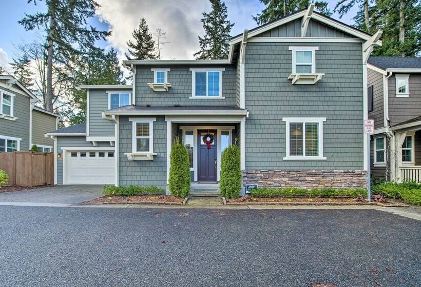 Modern Seattle Area Home Near Parks + Beaches