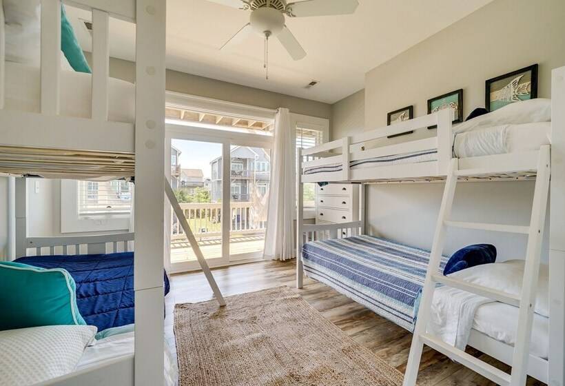 Modern Surf City Beach House W/ Hot Tub!