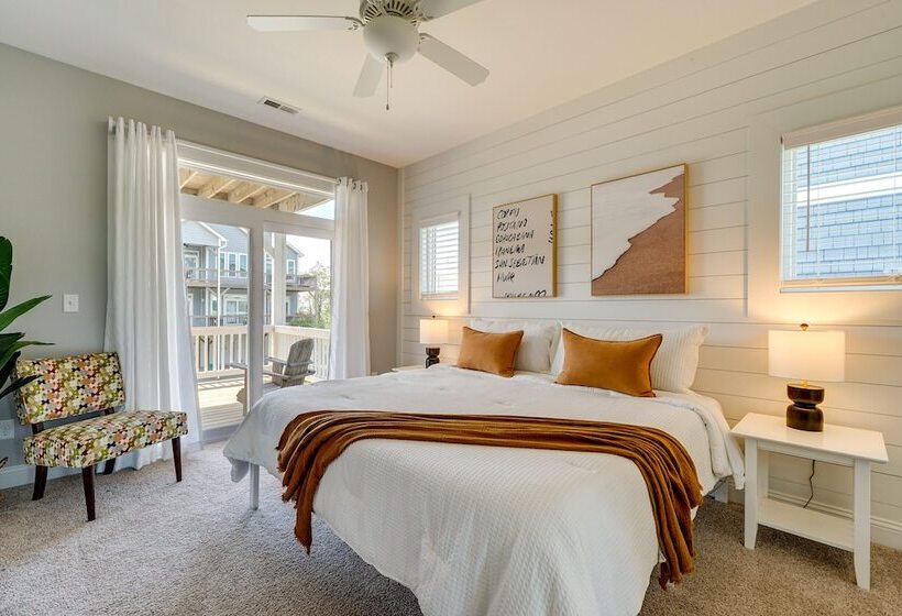 Modern Surf City Beach House W/ Hot Tub!