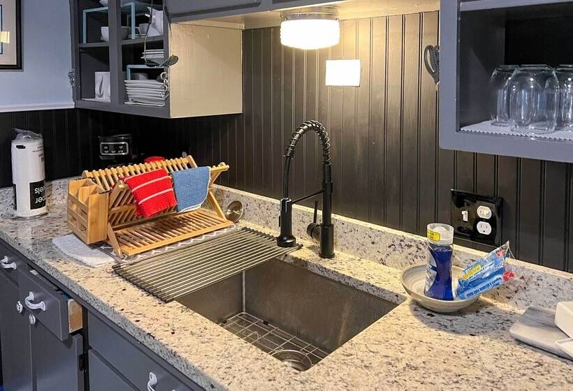 Lovely Montrose Home W/ Yard: Walk To Dtwn & Park!