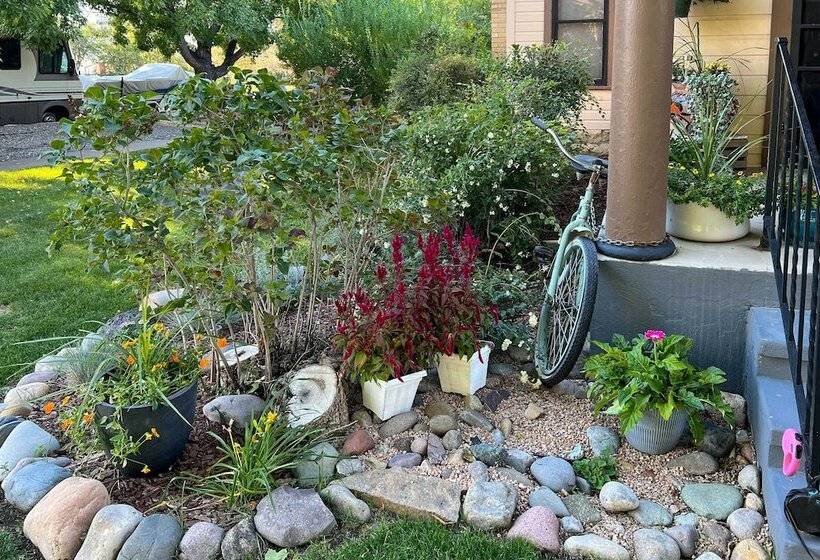 Lovely Montrose Home W/ Yard: Walk To Dtwn & Park!