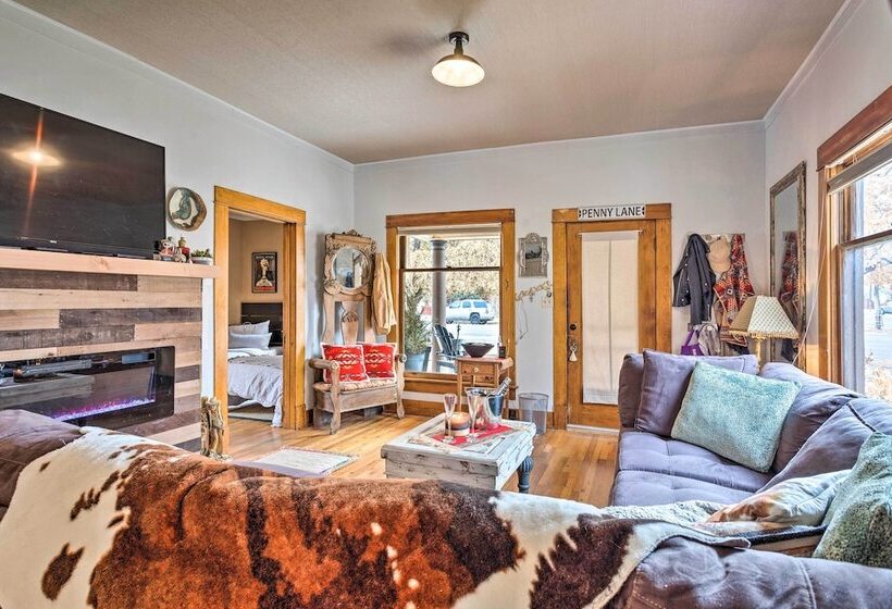 Lovely Montrose Home W/ Yard: Walk To Dtwn & Park!