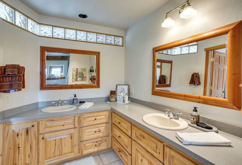 Montrose Family Home W/ Yard & Fruit Trees!