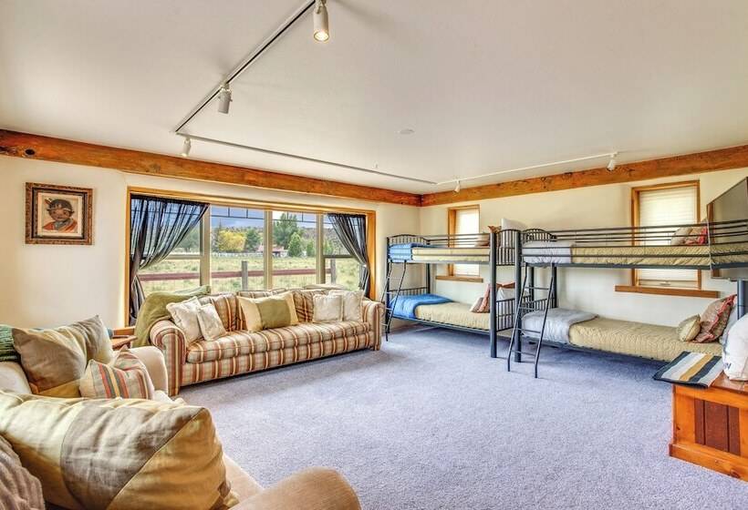 Montrose Family Home W/ Yard & Fruit Trees!