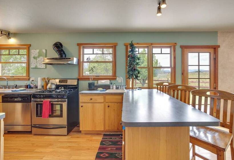 Montrose Family Home W/ Yard & Fruit Trees!