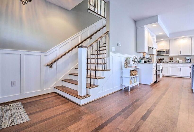 Morrisonville Manor W/ Fire Pit & Hot Tub!