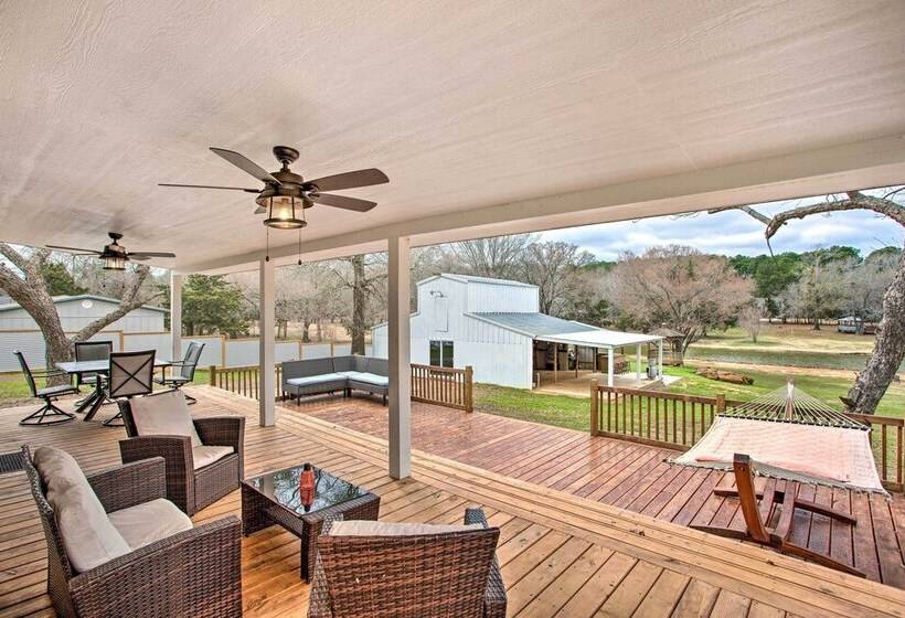 Spacious Lakefront Home W/ Fire Pit & Fun Barn!