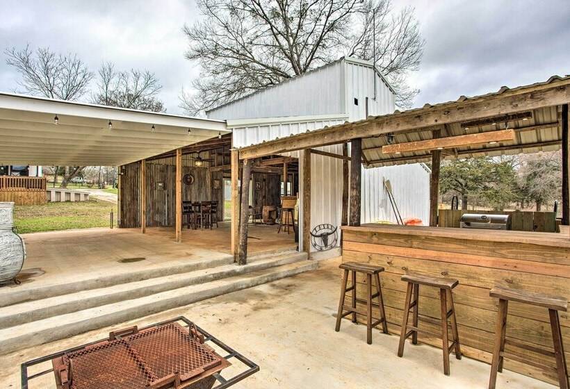 Spacious Lakefront Home W/ Fire Pit & Fun Barn!