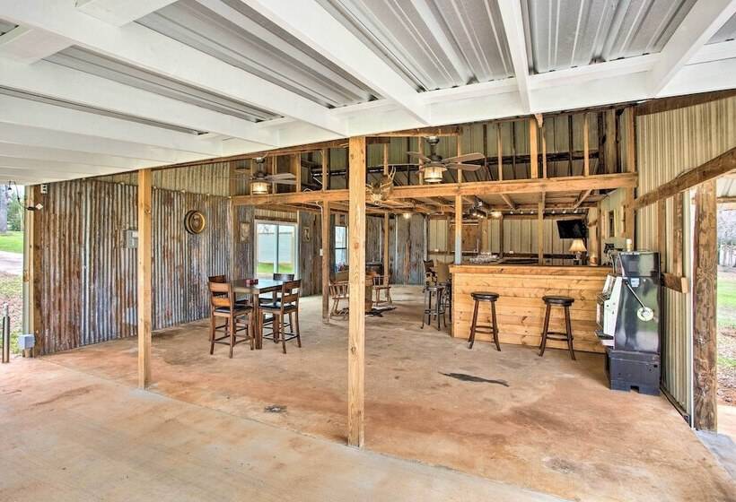 Spacious Lakefront Home W/ Fire Pit & Fun Barn!
