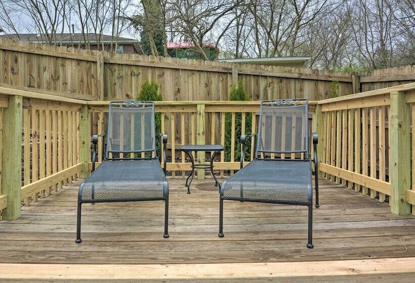 Updated & Modern House < 1 Mi To Dtwn Bentonville!